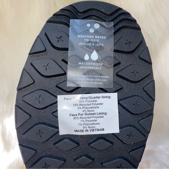 UGG 🖤 boots New in box - Picture 12 of 14